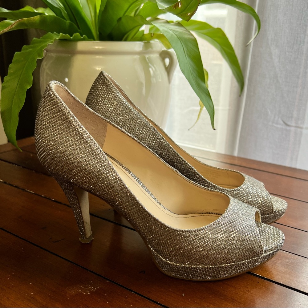 Enzo Angiolini Gold Demario Gold Pumps Size 7